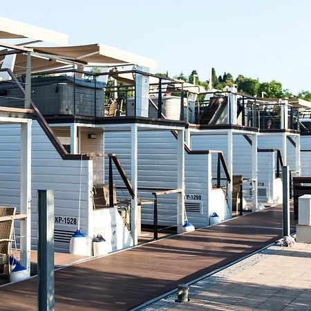 Marina Luxury Houseboat Olive Villa ปอร์โตรอซ ภายนอก รูปภาพ