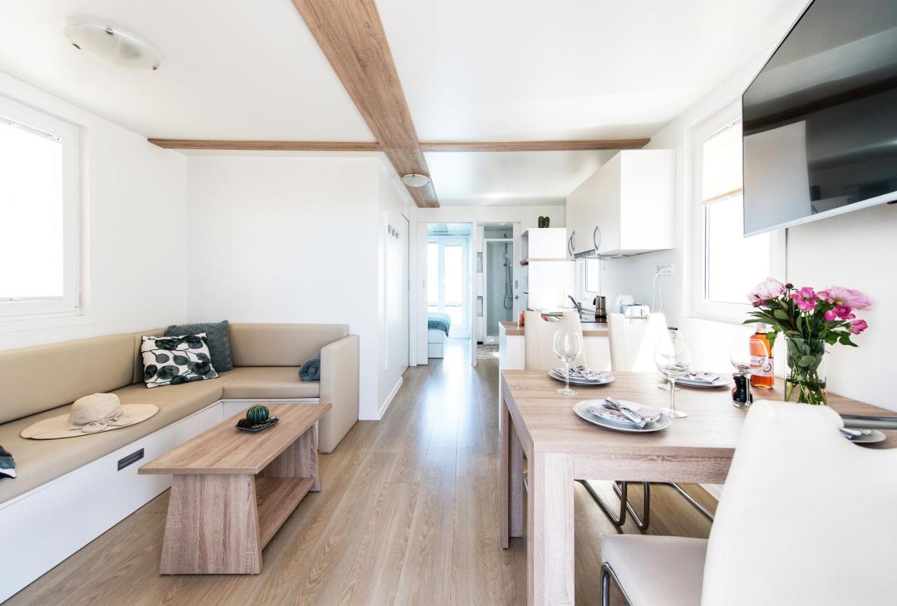 Marina Luxury Houseboat Olive Villa ปอร์โตรอซ ภายนอก รูปภาพ