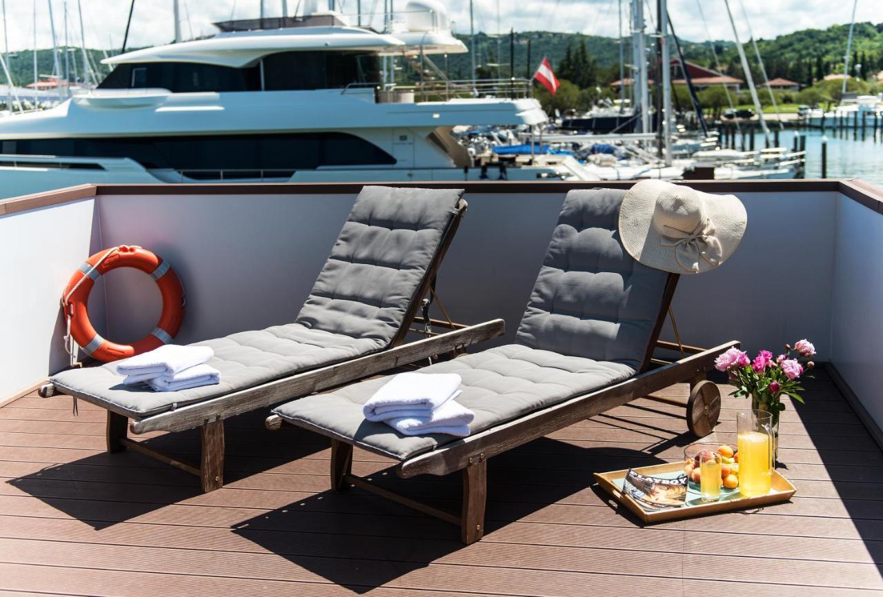 Marina Luxury Houseboat Olive Villa ปอร์โตรอซ ภายนอก รูปภาพ